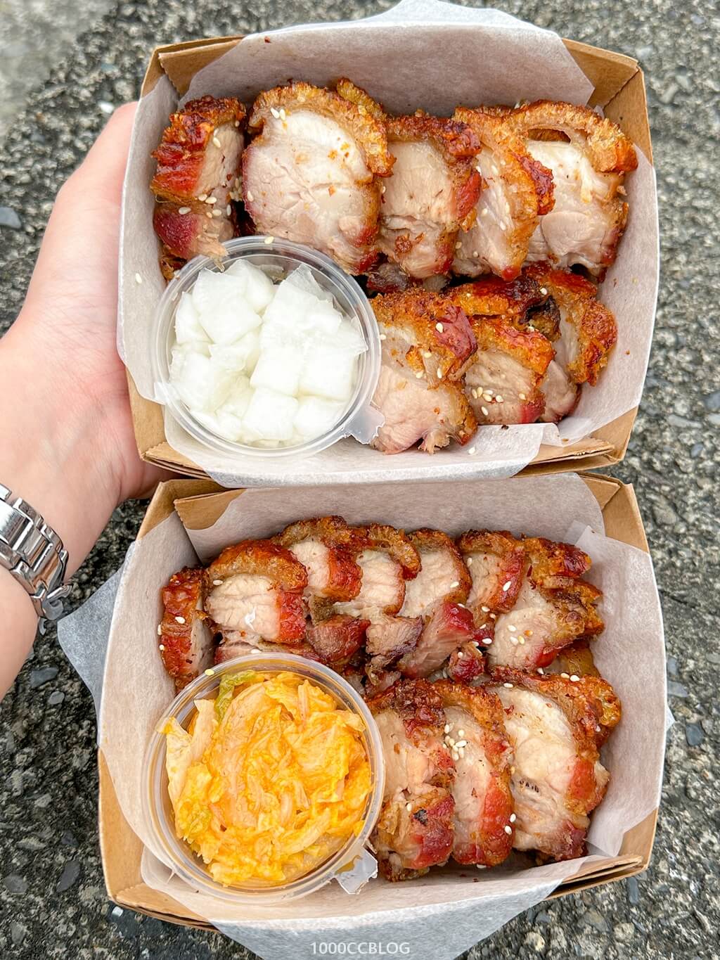 台中美食「GBT嘎嘣脆五花」慢火烘烤六小時的黃金脆皮豬！每一口都咔滋咔滋超涮嘴！ - 1000CC去旅行